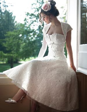 wedding-dress-tea-3382195